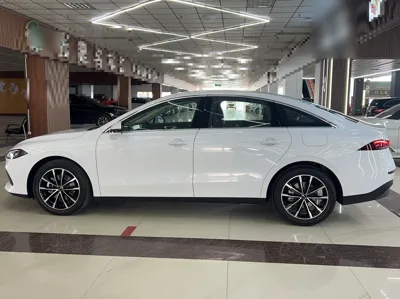 Roewe D7 2024, 300 км, за 74300 CNY - фото 7