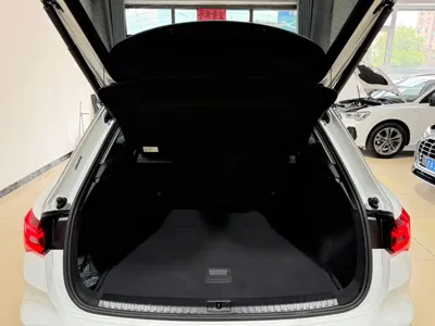 Audi Q3 2023, 10000 км, за 171000 CNY - фото 24