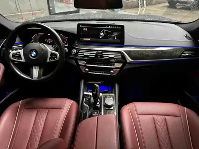 BMW 5 Series 2022, 54000 км, за 219800 CNY