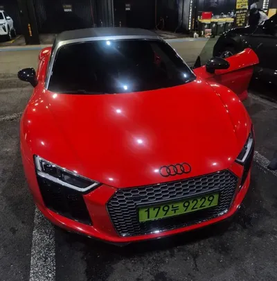 Audi R8 · 2017 год