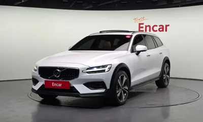 Volvo V60 · 2021 год
