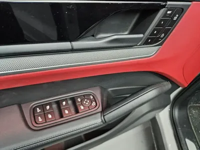 Porsche Cayenne 2026, 7690 км, за 179000000 KRW - фото 8