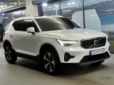 Volvo XC40 · 2026 год