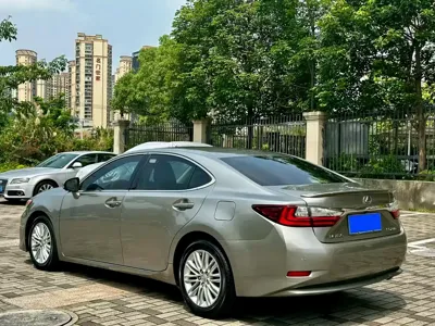 Lexus ES 2017, 150000 км, за 78800 CNY - фото 9