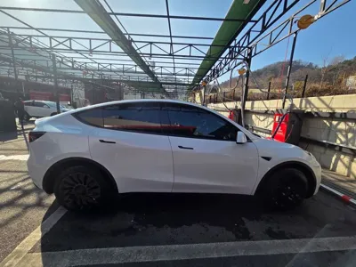 Tesla Model Y · 2022 год