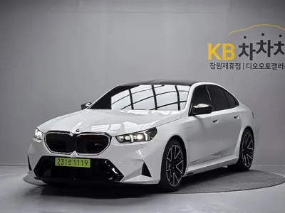 BMW M5 · 2025 год