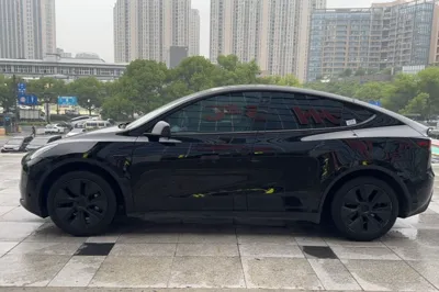 Tesla Model Y 2023, 51600 км, за 194612.26 CNY - фото 4