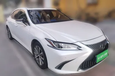 Lexus ES 2018, 94000 км, за 119032.44 CNY - фото 3
