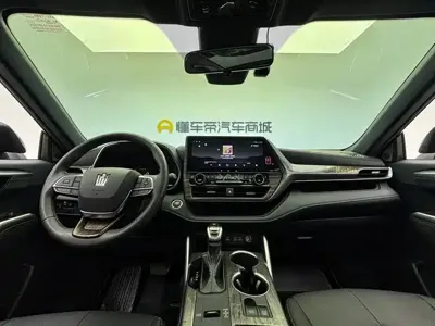 Toyota Crown Kluger 2025, 28400 км, за 214899 CNY
