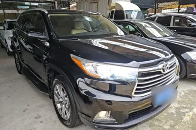 Toyota Highlander 2015, 169600 км, за 84260.83 CNY