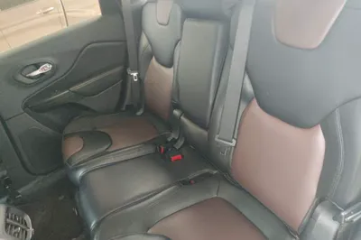 Jeep Cherokee 2016, 71400 км, за 42045.44 CNY - фото 20