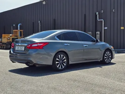 Nissan Altima 2017, 162000 км, за 3050000 KRW