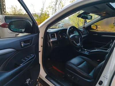 Toyota Highlander 2018, 104400 км, за 125519.27 CNY - фото 17