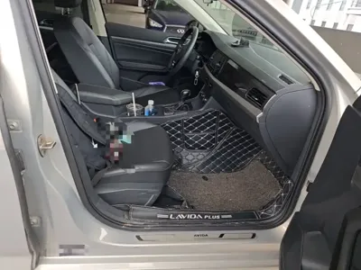 Volkswagen Lavida 2019, 152400 км, за 41300 CNY - фото 11