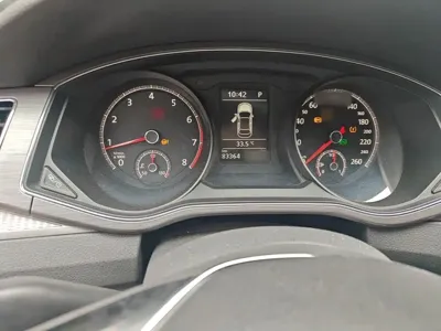 Volkswagen Passat 2016, 83400 км, за 44600 CNY