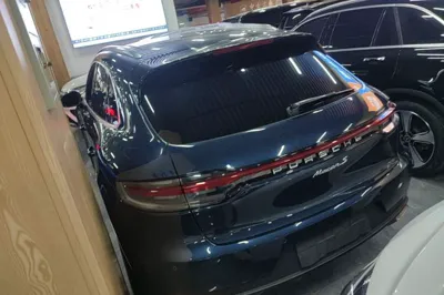 Porsche Macan 2018, 69000 км, за 204129.42 CNY