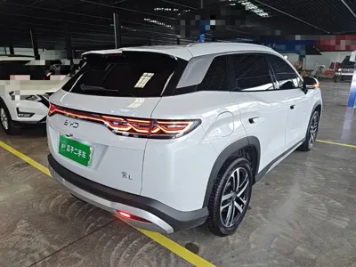 BYD L DM-i 2024, 29400 км, за 90500 CNY - фото 7