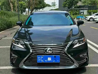 Lexus ES 2017, 150000 км, за 86800 CNY
