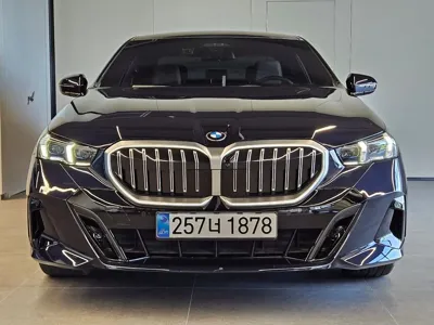 BMW 5-Series 2025, 17696 км, за 53000000 KRW