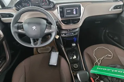Peugeot 2008 2015, 137000 км, за 31435.32 CNY - фото 12