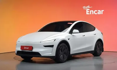 Tesla Model Y · 2025 год