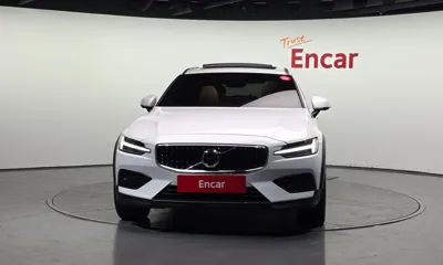 Volvo V60 2021, 46498 км, за 31000000 KRW