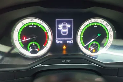 Skoda Superb 2018, 127100 км, за 49240.61 CNY - фото 12