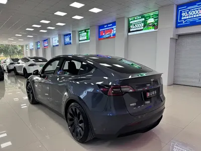 Tesla Model Y 2022, 50000 км, за 183000 CNY