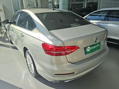 Volkswagen Lavida 2019, 90500 км, за 64788.13 CNY
