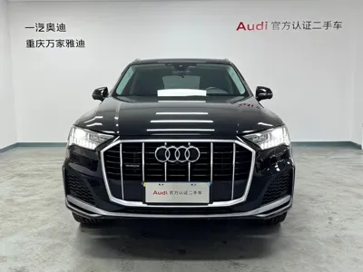 Audi Q7 2023, 41000 км, за 379799 CNY