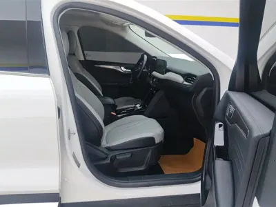 Ford Escape 2023, 24800 км, за 78800 CNY - фото 8