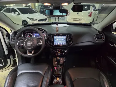 Jeep Compass 2018, 72317 км, за 12500000 KRW - фото 8