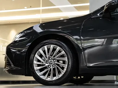 Lexus ES 2025, 11000 км, за 372600 CNY - фото 8
