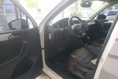Volkswagen Tiguan 2017, 87700 км, за 78346.6 CNY - фото 18