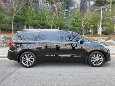 Kia Canival 2019, 193108 км, за 12900000 KRW