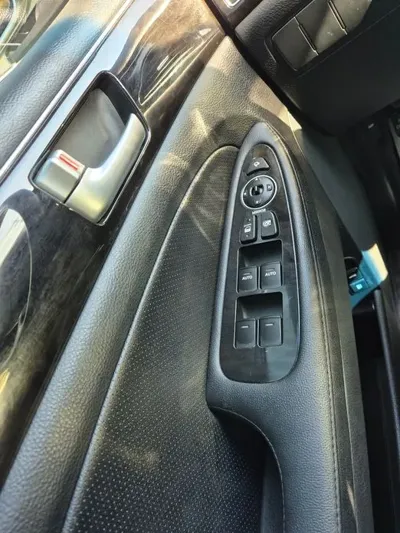 Hyundai Genesis 2012, 77381 км, за 5500000 KRW - фото 8
