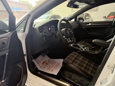 Volkswagen Golf GTI 2018, 110000 км, за 96800 CNY