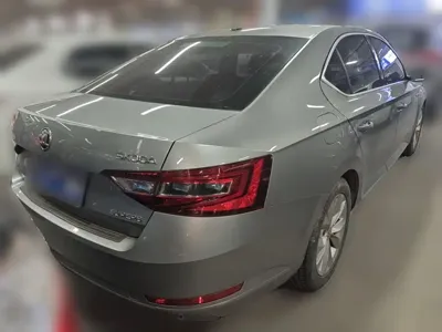 Skoda Superb 2016, 106300 км, за 32800 CNY - фото 10