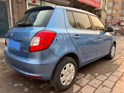 Skoda Fabia 2014, 110000 км, за 15500 CNY
