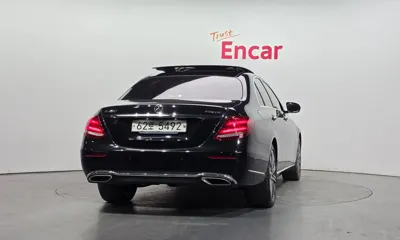 Mercedes-Benz E-Class 2019, 106106 км, за 28490000 KRW - фото 4