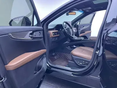 Lincoln Nautilus 2022, 70000 км, за 135800 CNY