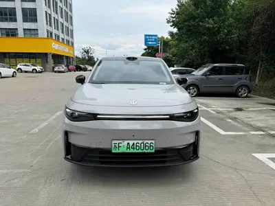 Leapmotor Leapmotor C10 2025, 11000 км, за 119000 CNY