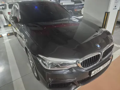BMW 5-Series · 2018 год