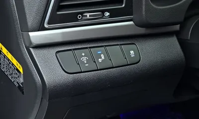 Hyundai Avante 2018, 96698 км, за 8500000 KRW - фото 17