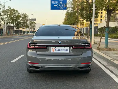 BMW 7 Series 2020, 70000 км, за 243000 CNY