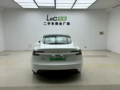 Tesla Model 3 2025, 6000 км, за 172000 CNY
