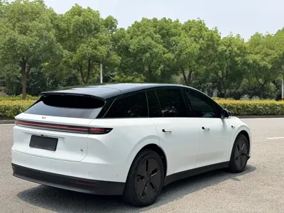 Li Auto 理想i6 2026, 2000 км, за 238000 CNY
