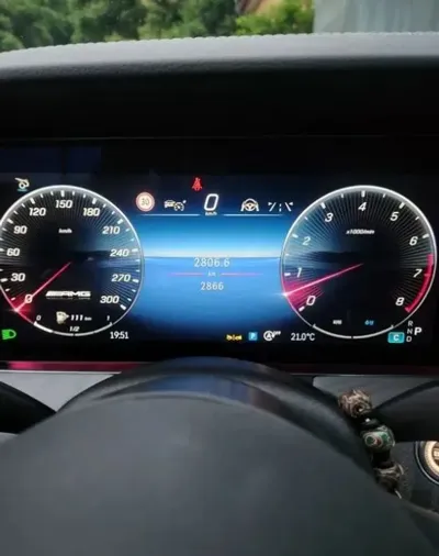 Mercedes-Benz AMG GT 2024, 3000 км, за 113120000 KRW - фото 7