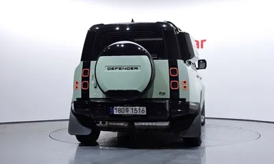 Land Rover Defender 2023, 27886 км, за 86000000 KRW