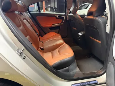 Volvo S60 2017, 130000 км, за 39800 CNY - фото 26